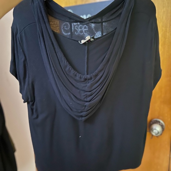 Hooded black T-Shirt with camera details - Picture 2 of 3
